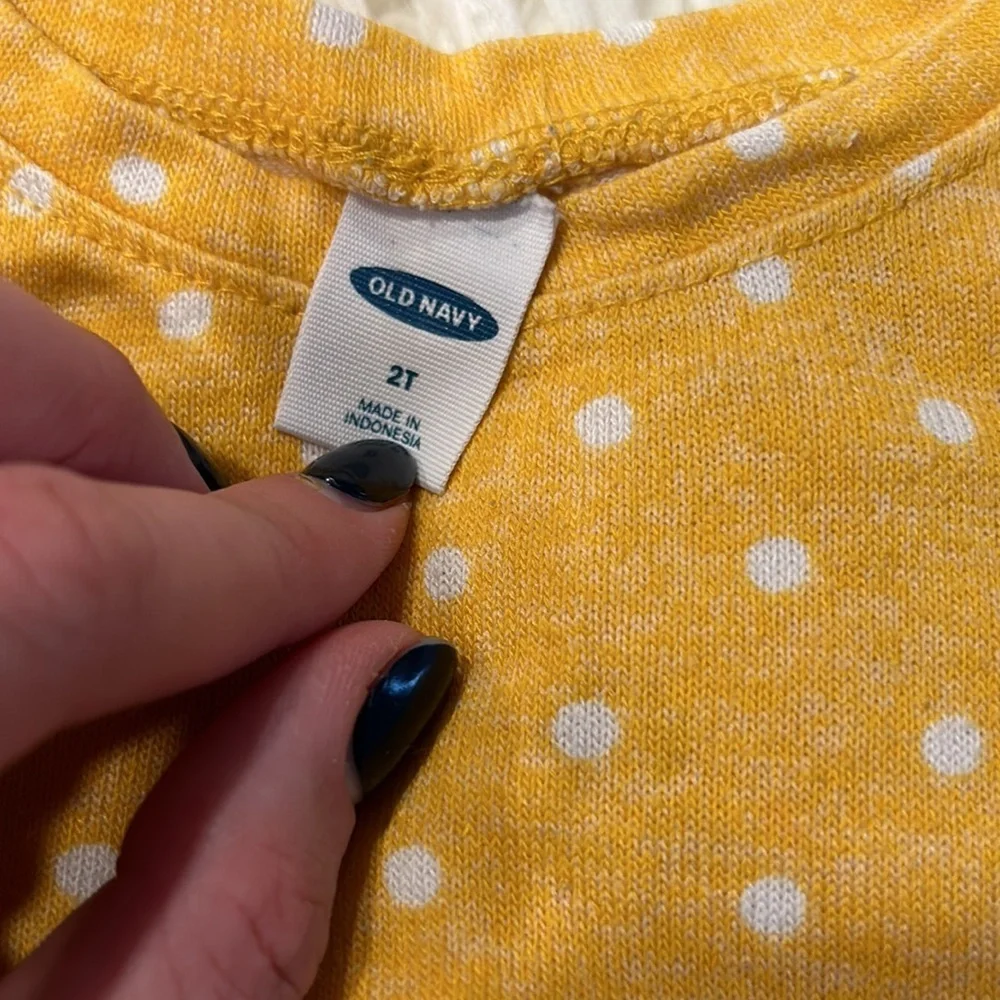 Old navy 2 t top (wear noted on sleeves)